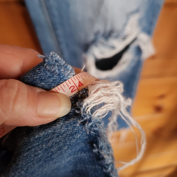 PISTOLA Jeans Presley Distressed High Rise Relaxed Roller‎ Crop Boho Sz 27 X 24" - Picture 6 of 11